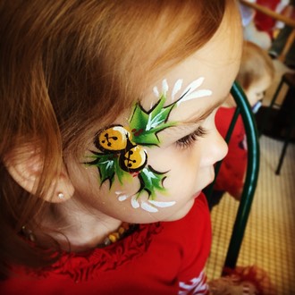 #christmas #facepaint #corporate #events #entertainment #snappyfacepainting #holly
